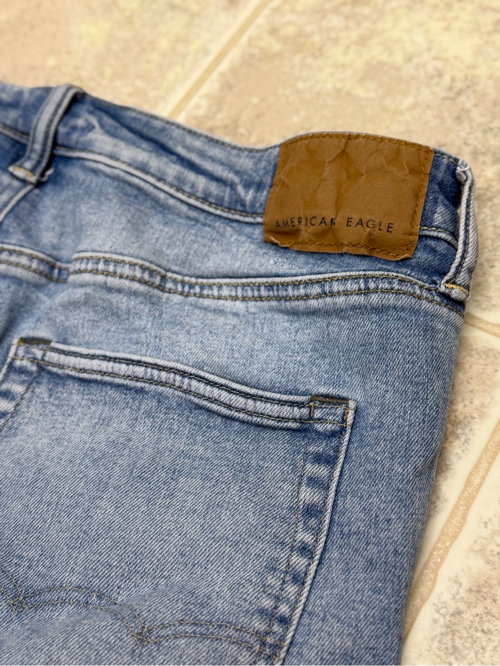 American Eagle Outfitters Light Blue Distressed Men’s Jean Shorts Size 36 - Picture 5 of 7